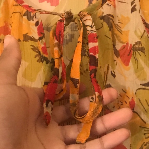 Women’s Avenue Sheer Floral Blouse Size 14/16 - Picture 3 of 4